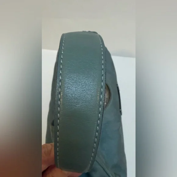 Gucci Vintage Blue Quiet Luxury Bag EUC - Picture 9 of 17